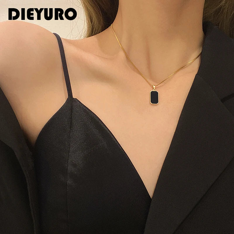 Elegant Black Gold Pendant Necklace